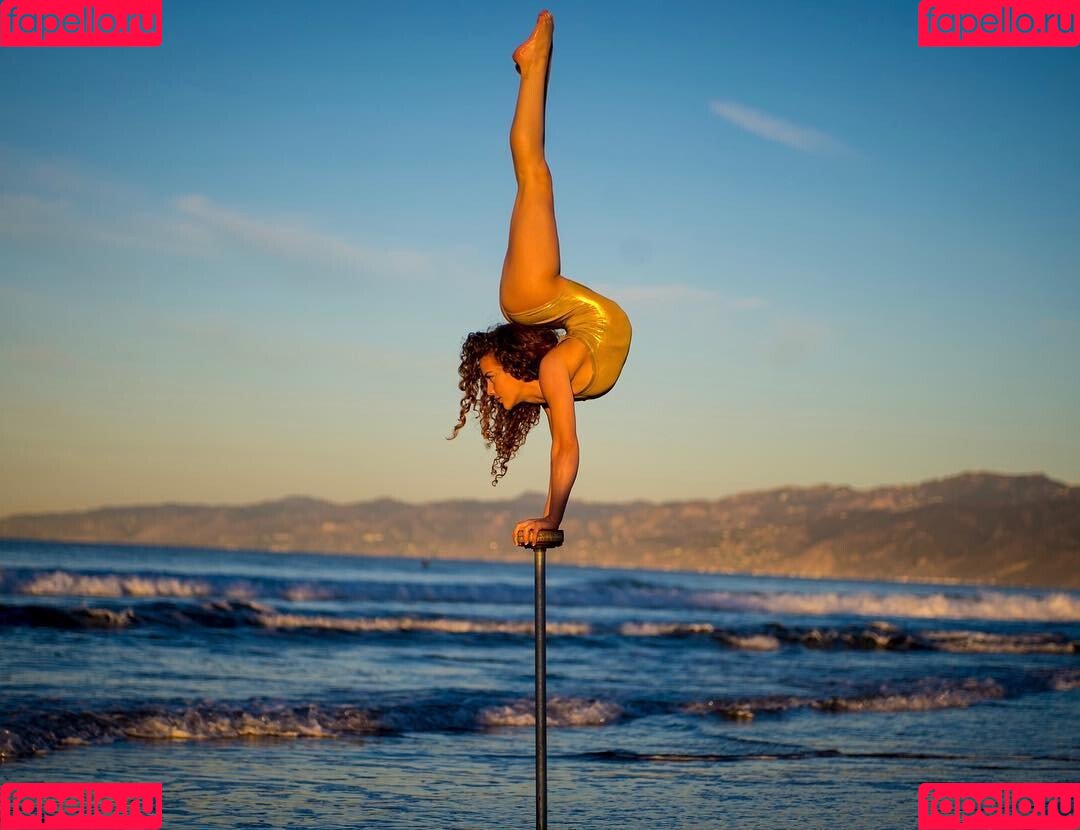 Sofie Dossi Onlyfans Photo Gallery 