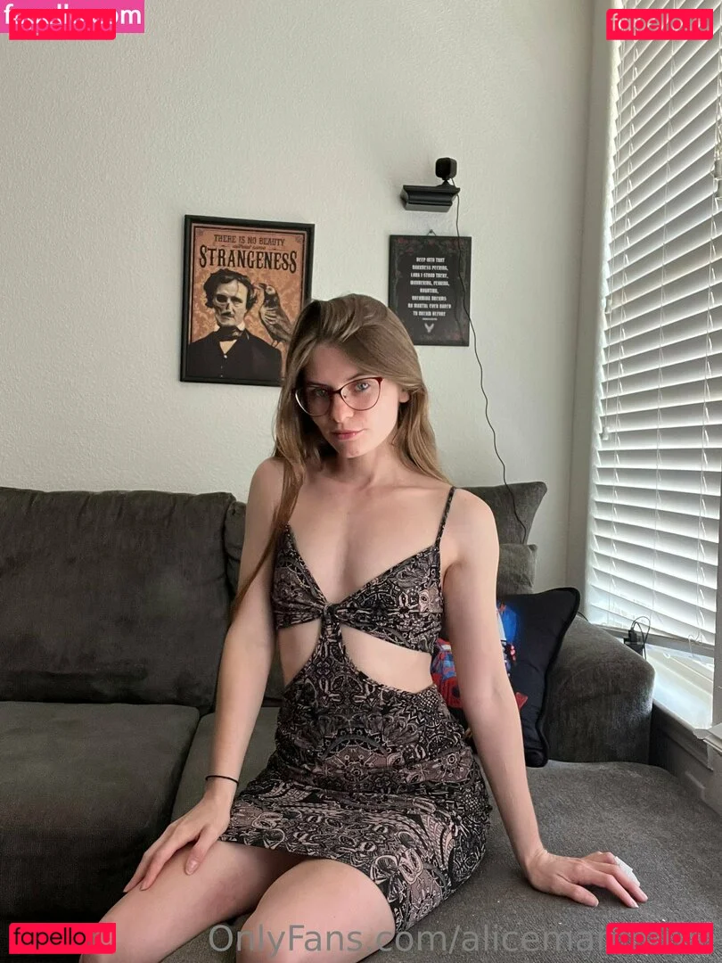 alicemarchfree Onlyfans Photo Gallery 