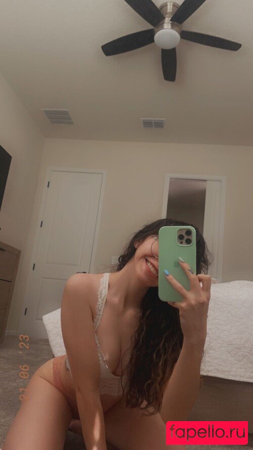 Catlyn Crespo Onlyfans Photo Gallery 