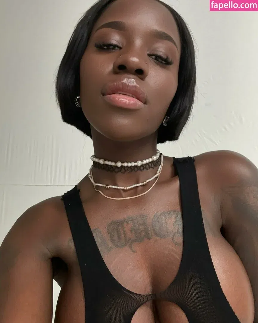 Tucha Sambu Onlyfans Photo Gallery 