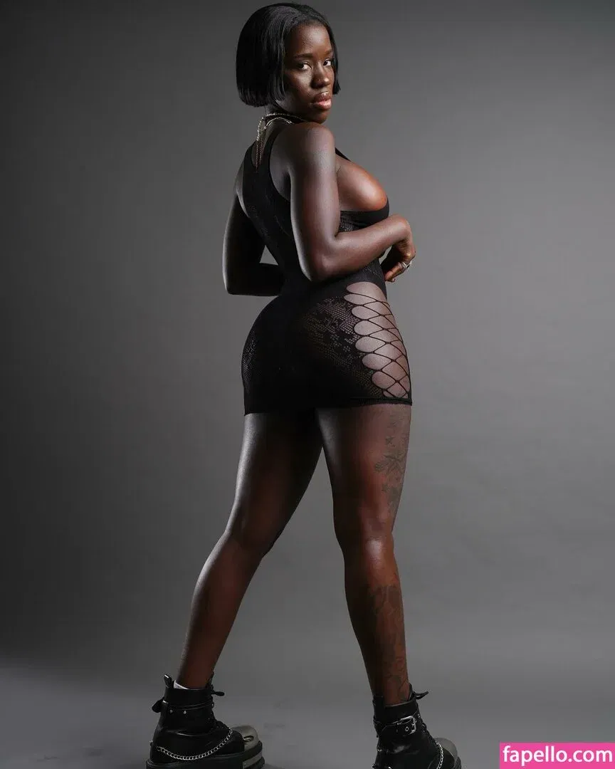 Tucha Sambu Onlyfans Photo Gallery 