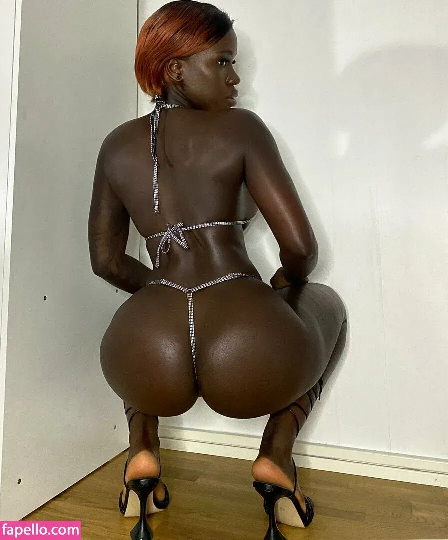 Tucha Sambu Onlyfans Photo Gallery 
