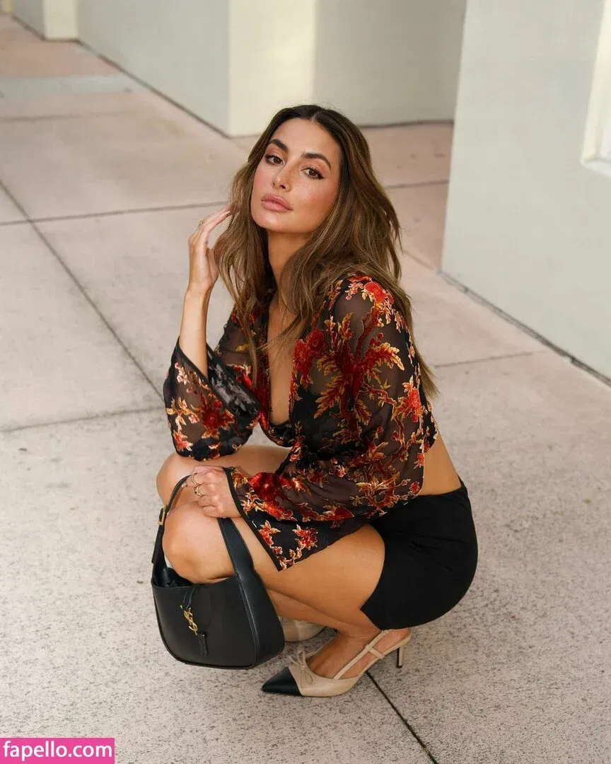 Olga Safari Onlyfans Photo Gallery 