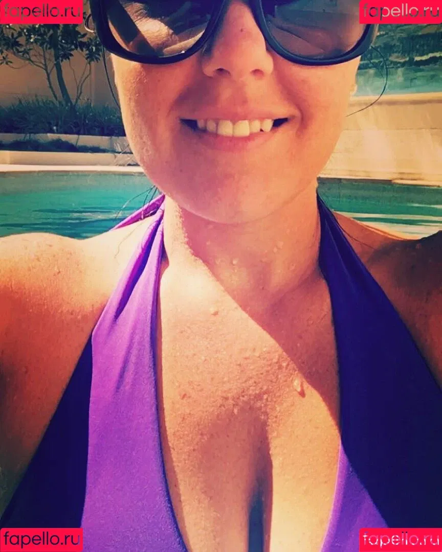 Chloe G Onlyfans Photo Gallery 