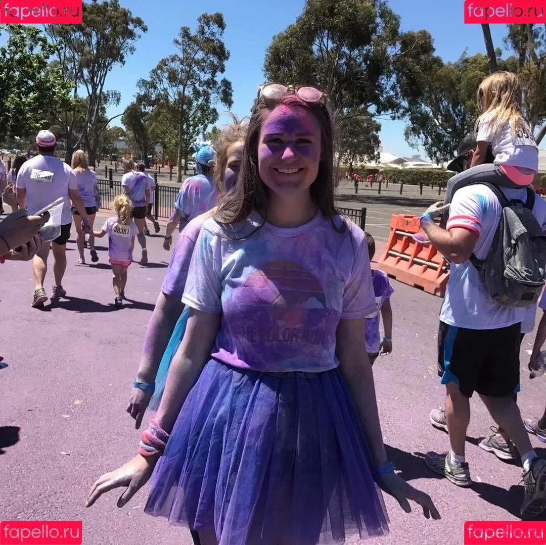 Chloe G Onlyfans Photo Gallery 