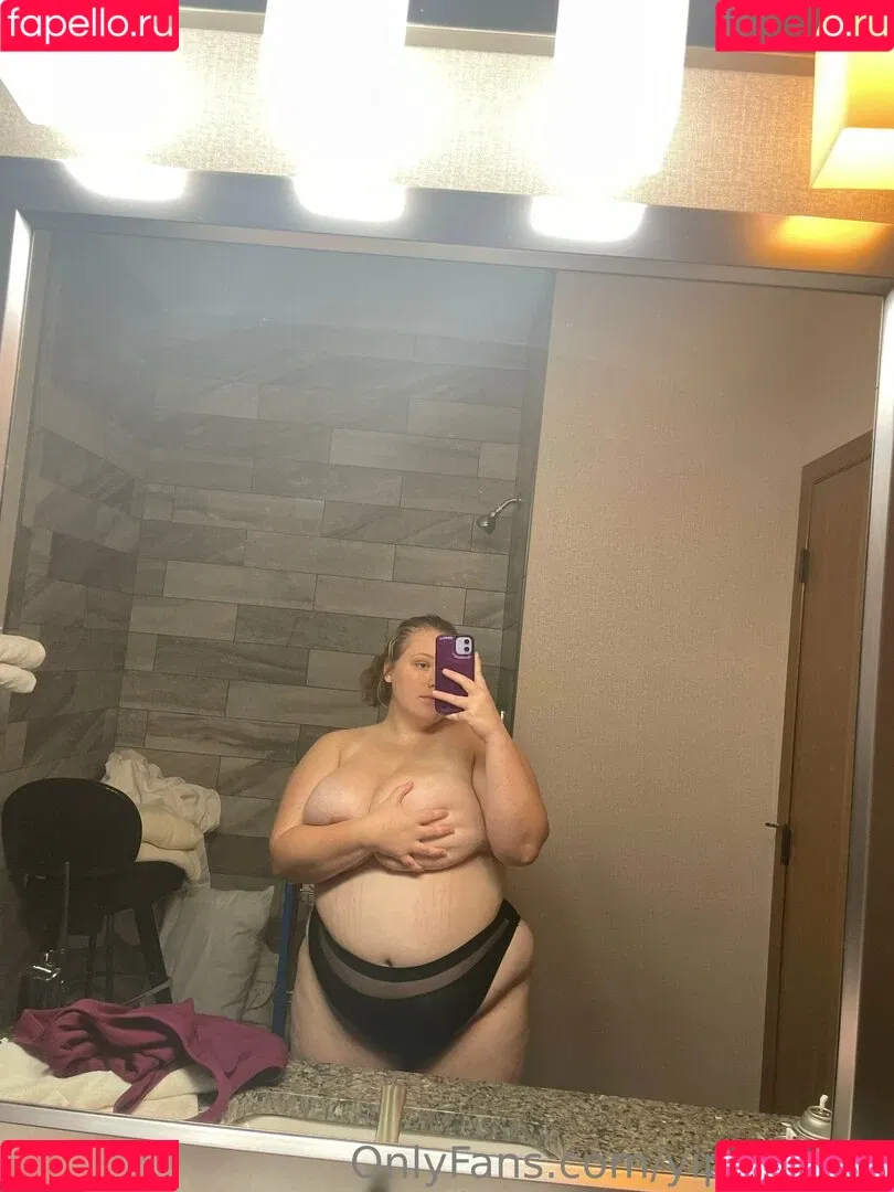 YippyTippy Onlyfans Photo Gallery 