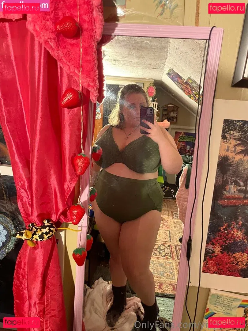 YippyTippy Onlyfans Photo Gallery 