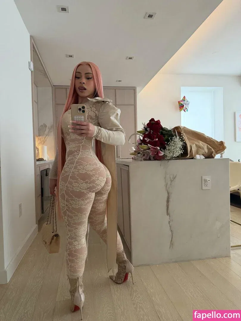 Ice Spice Onlyfans Photo Gallery 