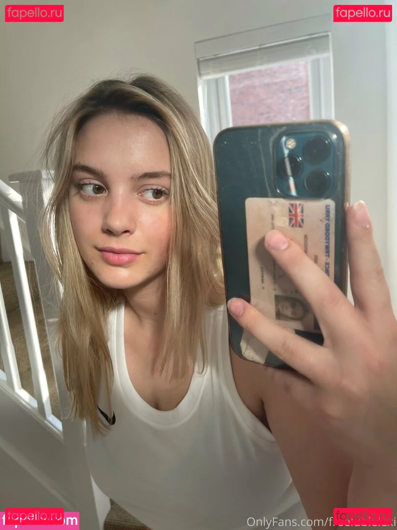 freelubielexi Onlyfans Photo Gallery 