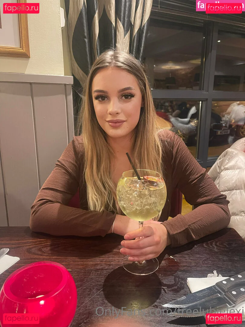 freelubielexi Onlyfans Photo Gallery 