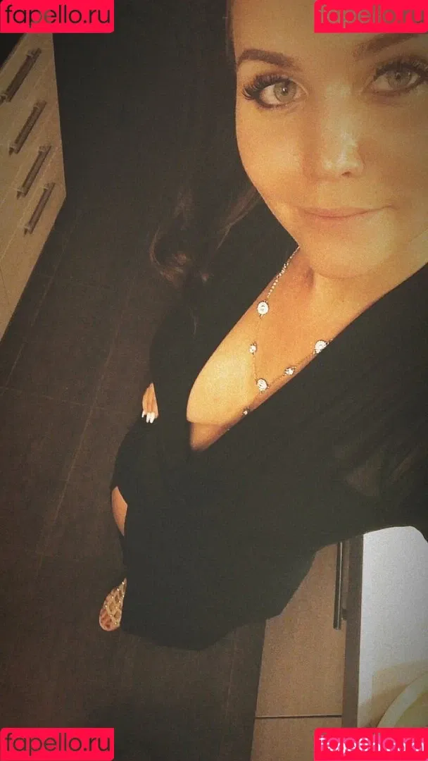 Julia Kiran Onlyfans Photo Gallery 