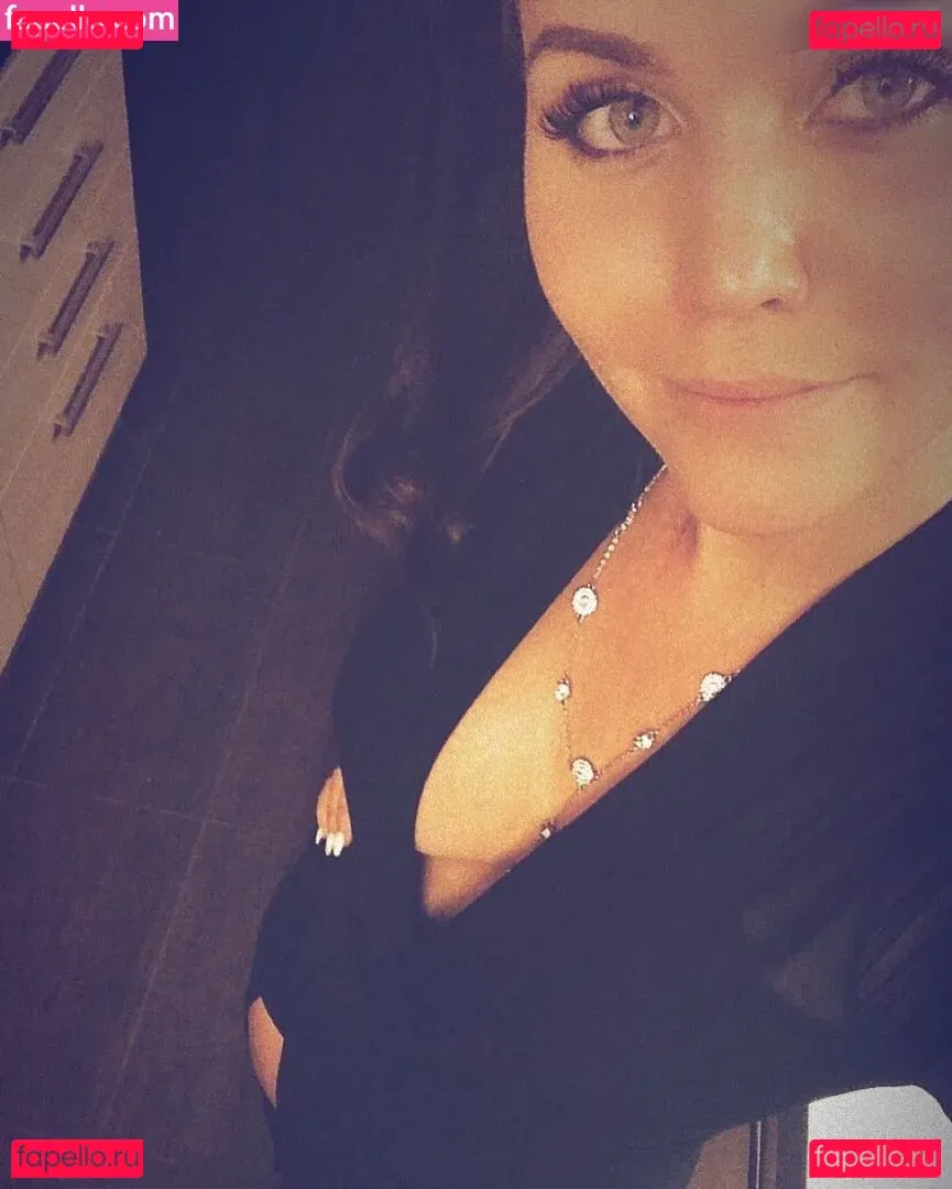 Julia Kiran Onlyfans Photo Gallery 