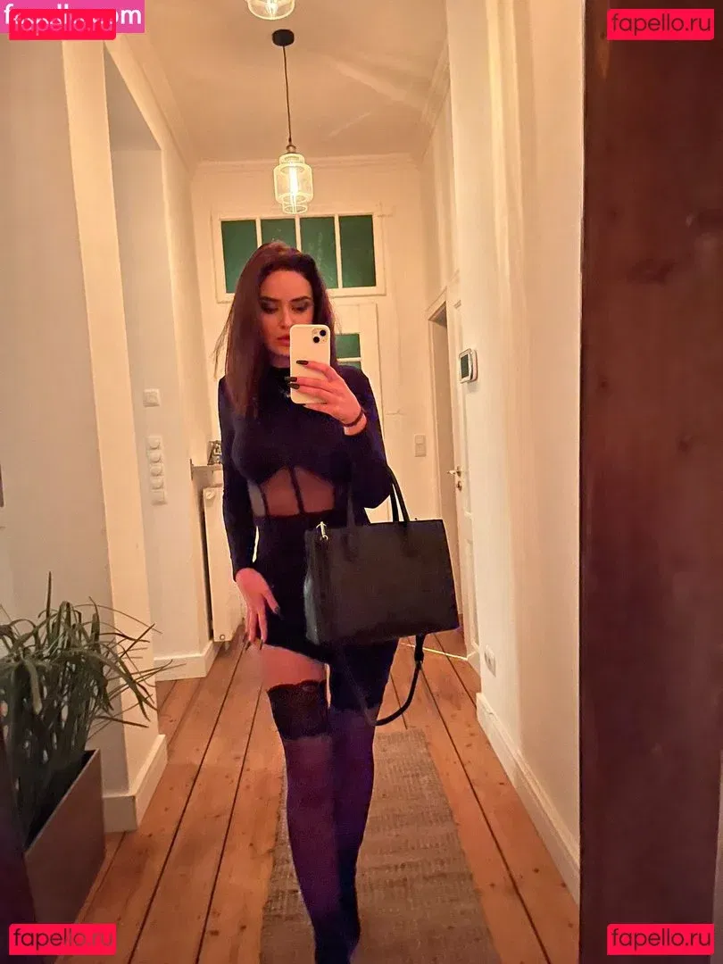 Serraphine Onlyfans Photo Gallery 