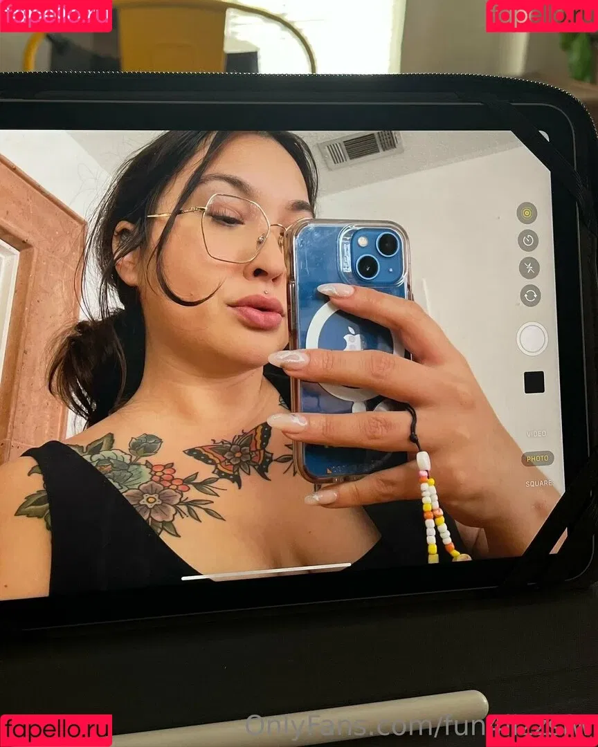 fun4lizzsfw Onlyfans Photo Gallery 
