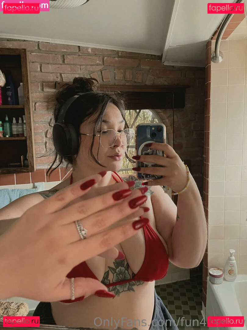 fun4lizzsfw Onlyfans Photo Gallery 