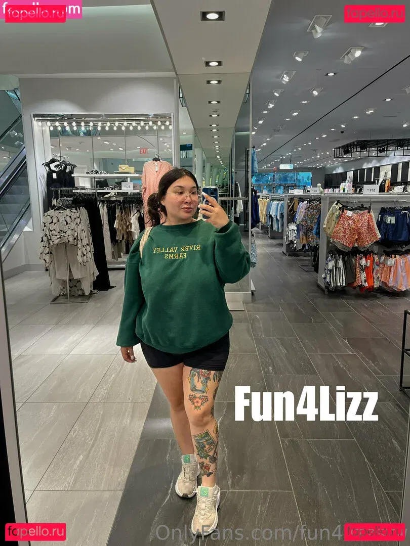 fun4lizzsfw Onlyfans Photo Gallery 