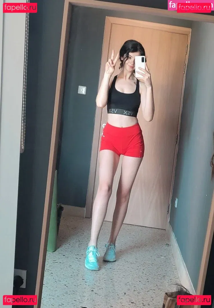 Cleo Lazuli Onlyfans Photo Gallery 