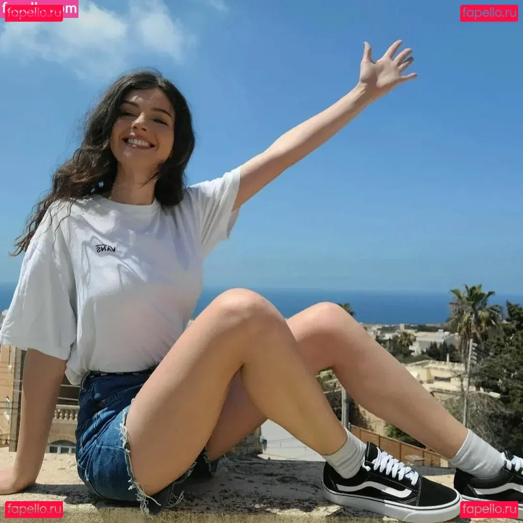 Cleo Lazuli Onlyfans Photo Gallery 