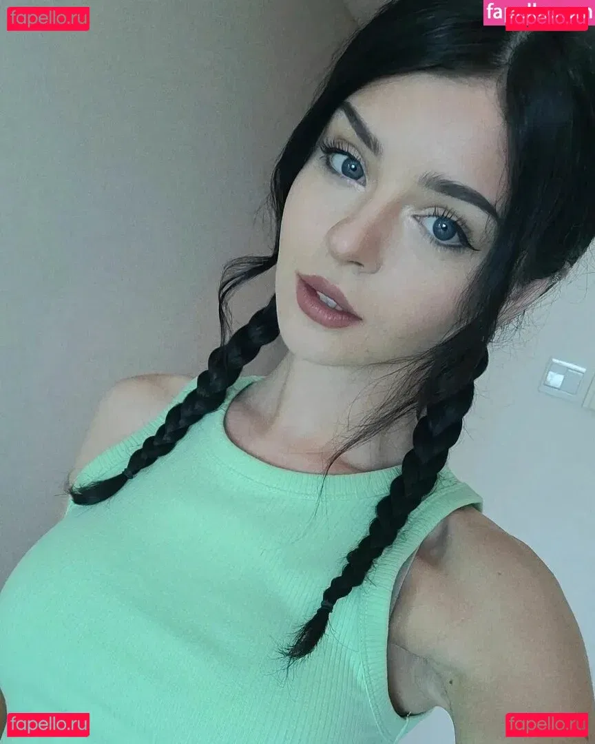 Cleo Lazuli Onlyfans Photo Gallery 