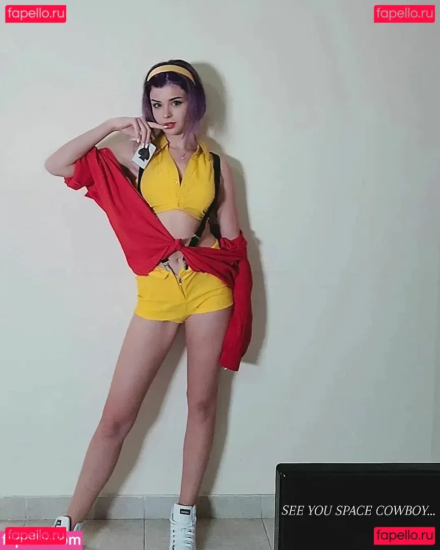 Cleo Lazuli Onlyfans Photo Gallery 