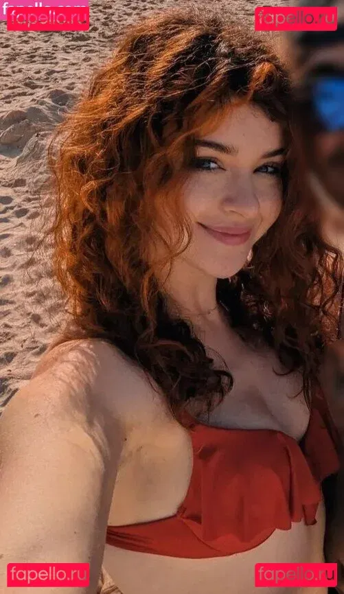 Cleo Lazuli Onlyfans Photo Gallery 