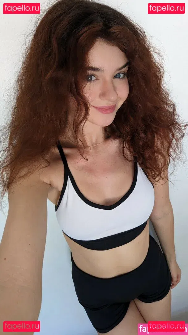 Cleo Lazuli Onlyfans Photo Gallery 