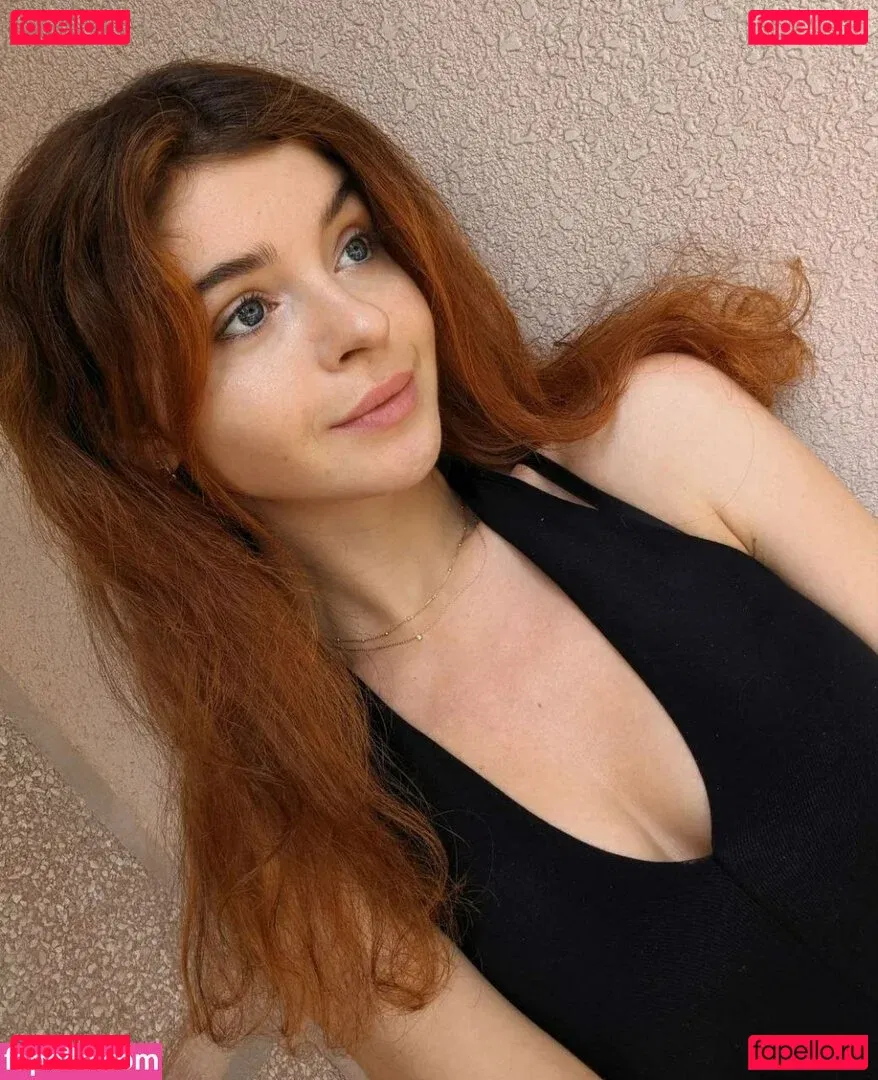 Cleo Lazuli Onlyfans Photo Gallery 