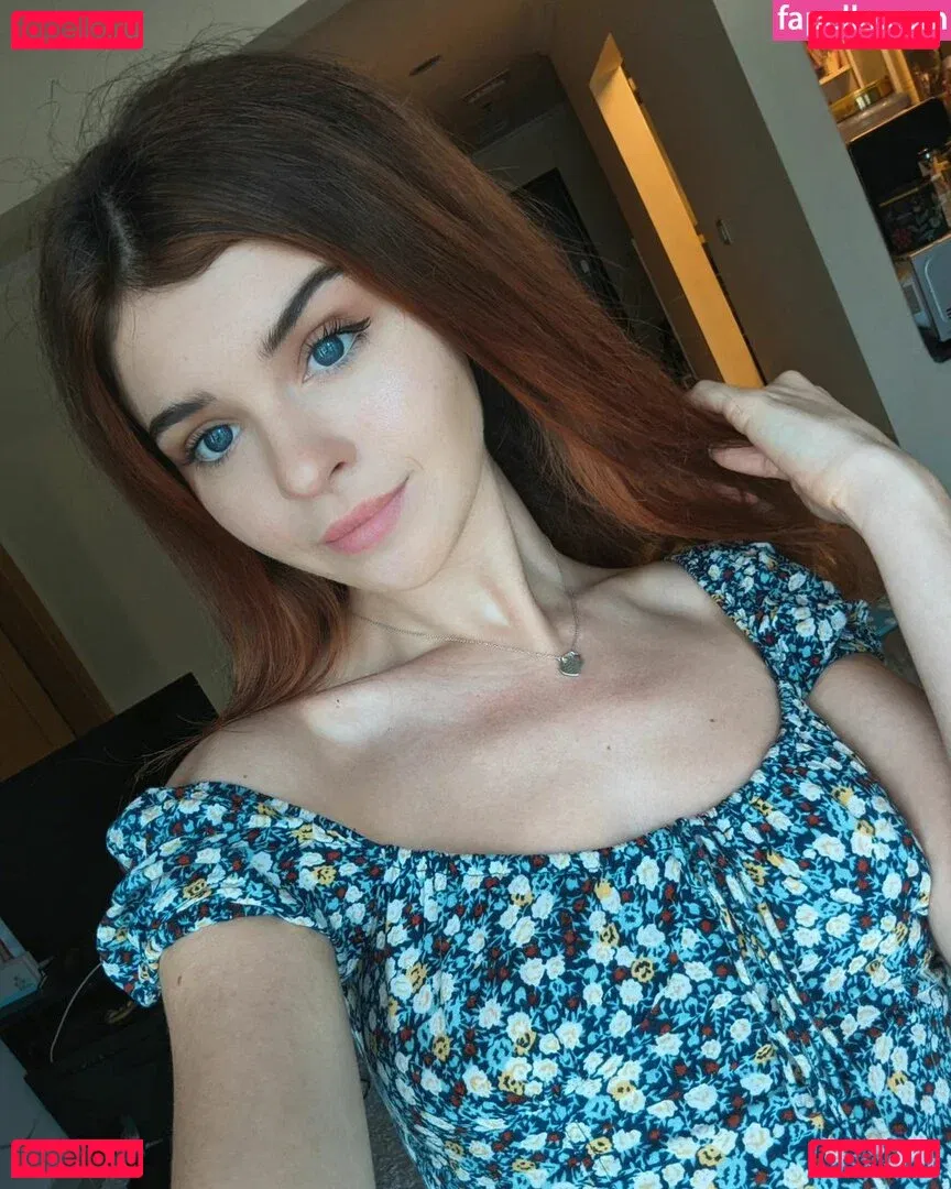 Cleo Lazuli Onlyfans Photo Gallery 