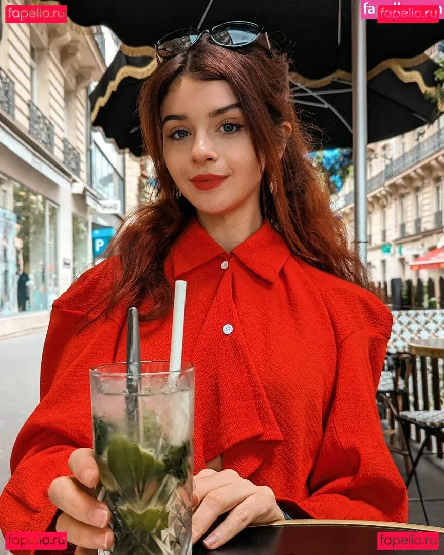 Cleo Lazuli Onlyfans Photo Gallery 