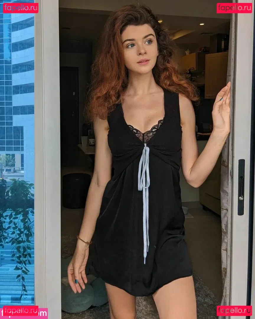 Cleo Lazuli Onlyfans Photo Gallery 