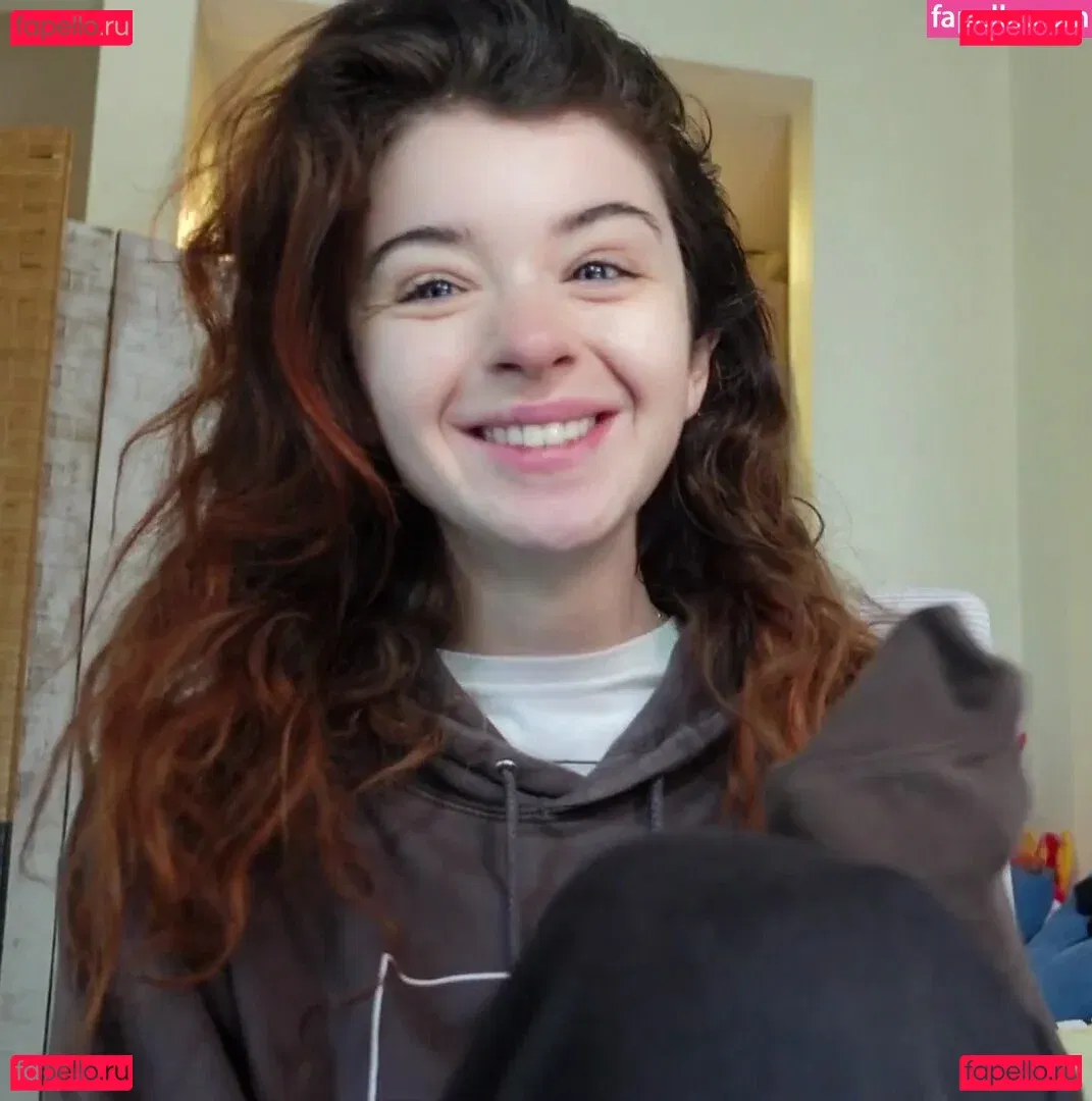 Cleo Lazuli Onlyfans Photo Gallery 