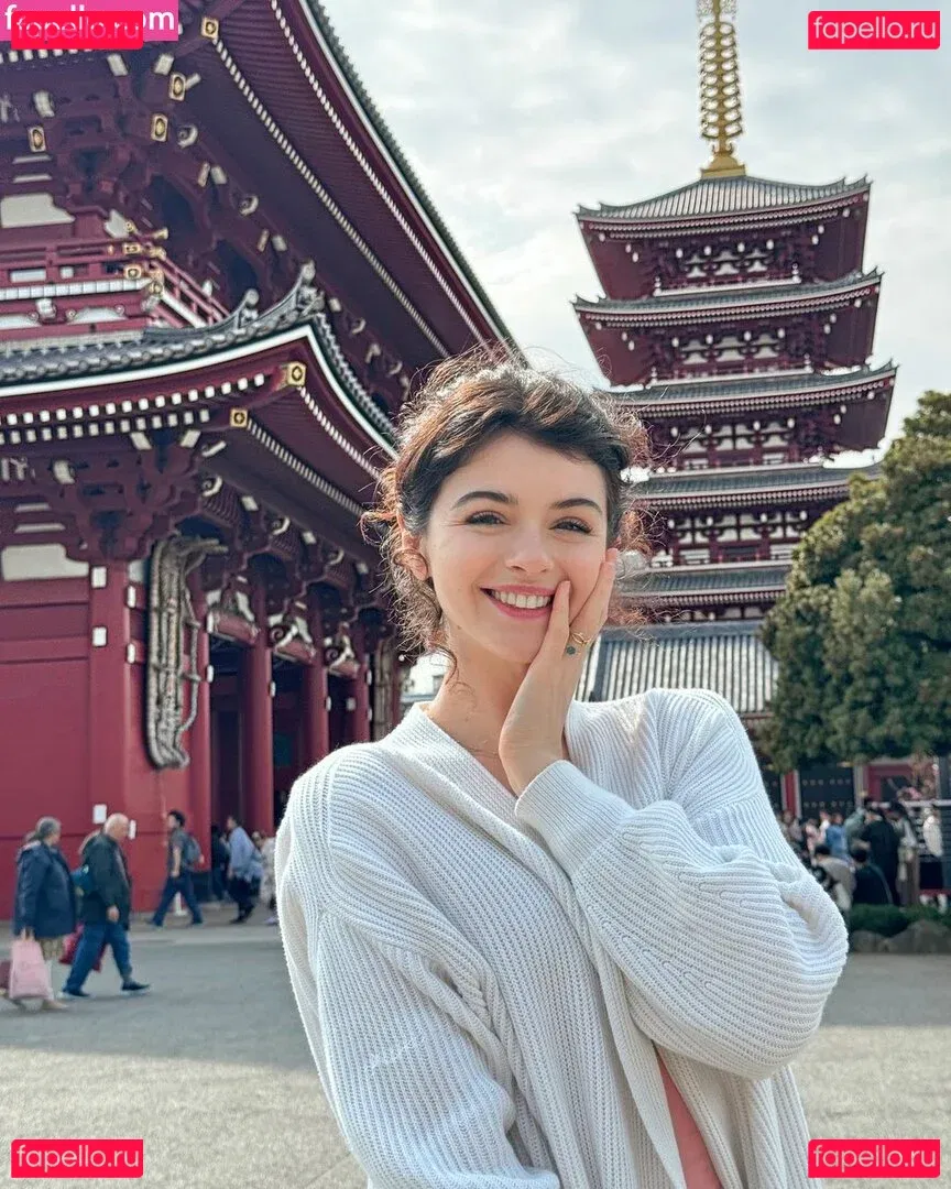 Cleo Lazuli Onlyfans Photo Gallery 