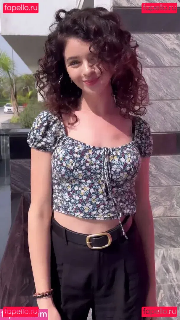 Cleo Lazuli Onlyfans Photo Gallery 