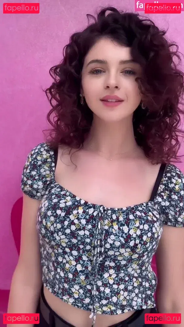 Cleo Lazuli Onlyfans Photo Gallery 