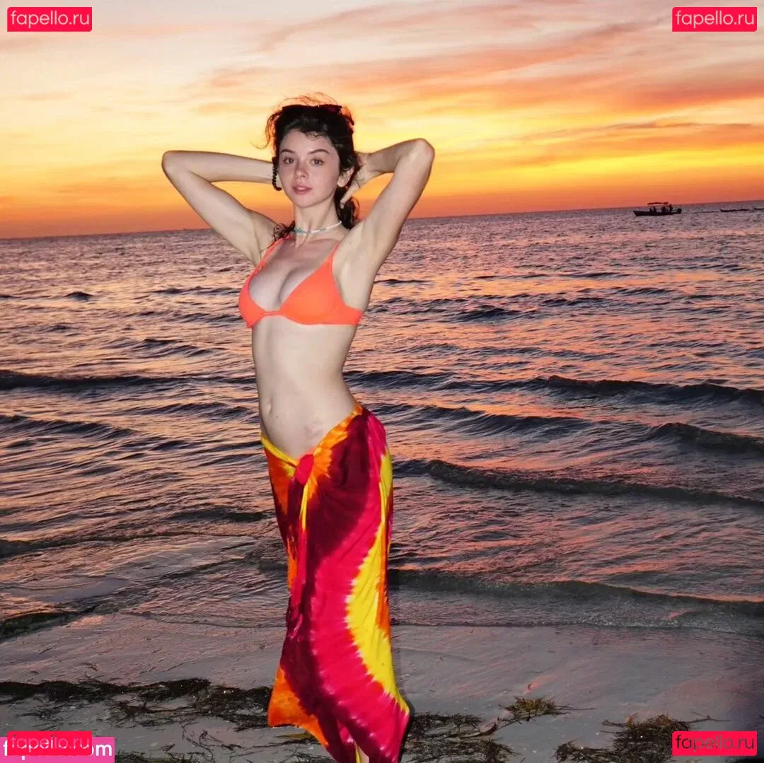 Cleo Lazuli Onlyfans Photo Gallery 