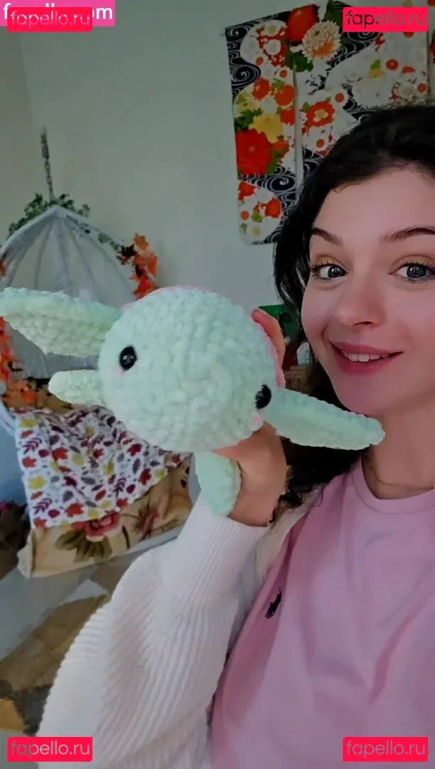 Cleo Lazuli Onlyfans Photo Gallery 