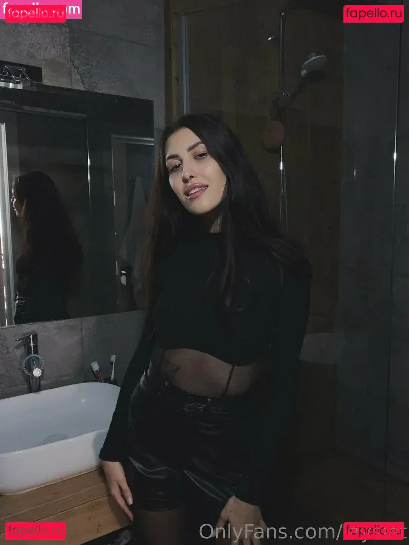 layslet Onlyfans Photo Gallery 