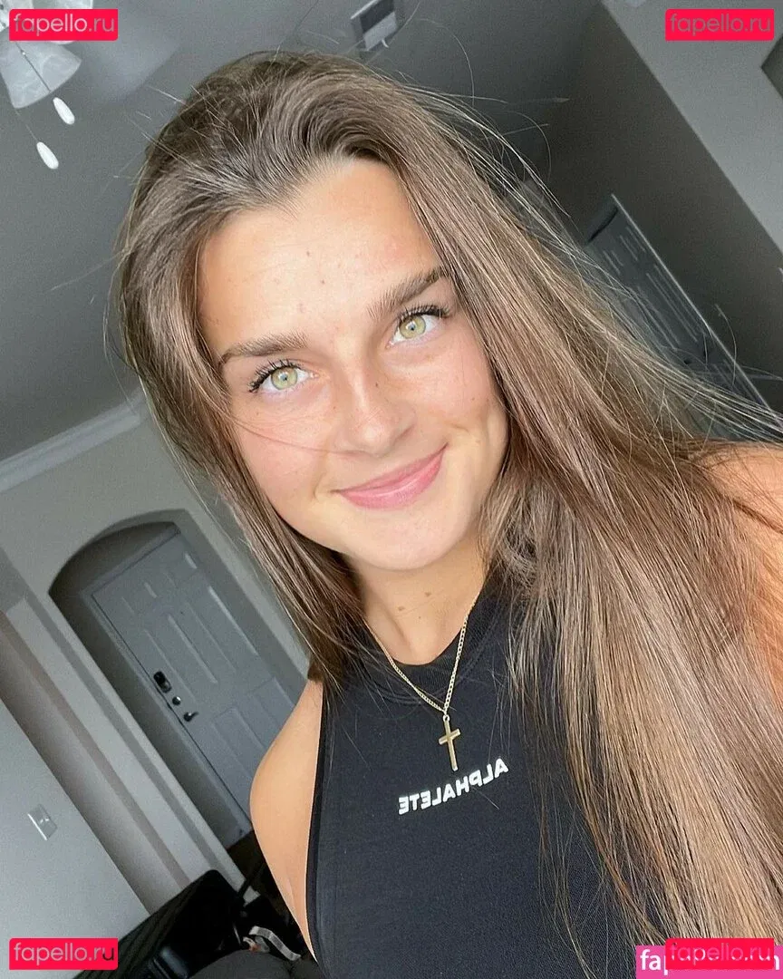 Janelle Jolicoeur Onlyfans Photo Gallery 