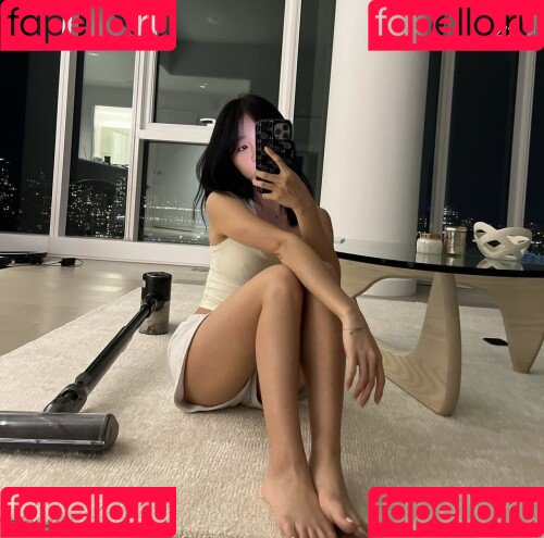 Evelyn Ha Onlyfans Photo Gallery 