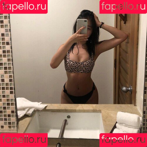 Evelyn Ha Onlyfans Photo Gallery 