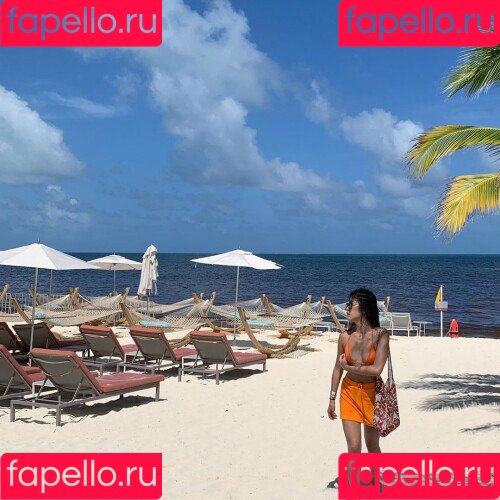 Evelyn Ha Onlyfans Photo Gallery 