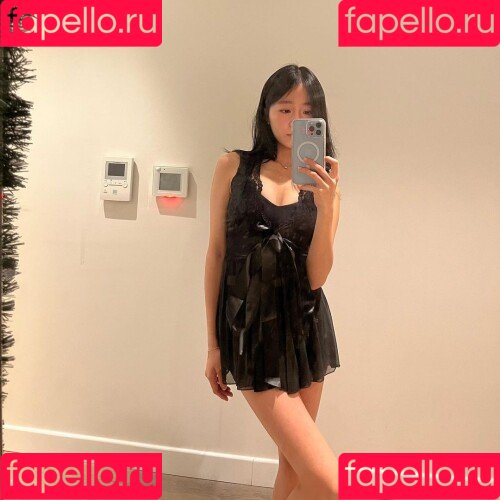 Evelyn Ha Onlyfans Photo Gallery 