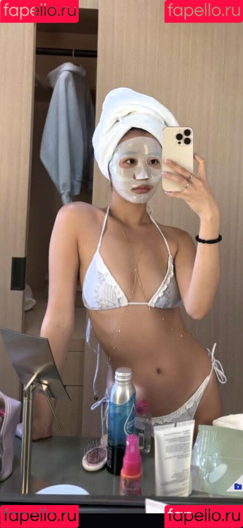 Evelyn Ha Onlyfans Photo Gallery 