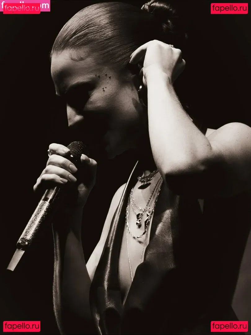 Jess Glynne Onlyfans Photo Gallery 