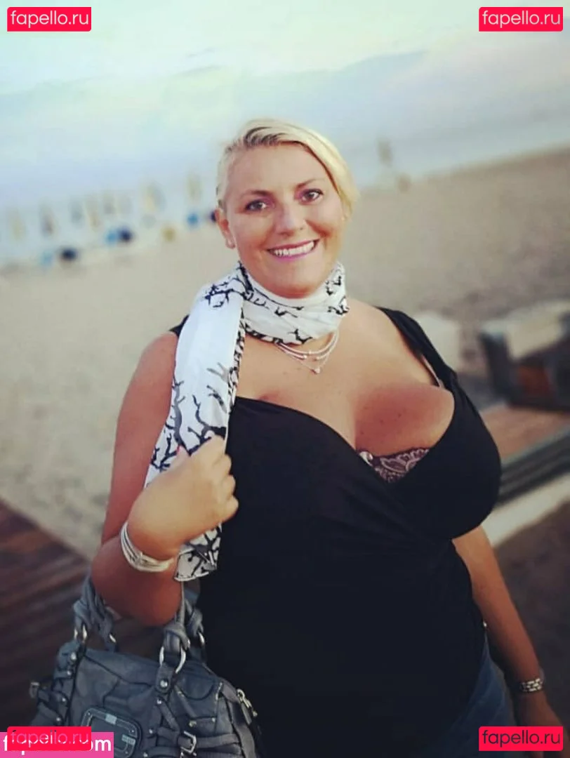 Laura Leonardi Onlyfans Photo Gallery 