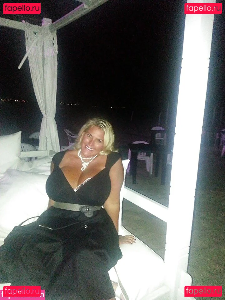 Laura Leonardi Onlyfans Photo Gallery 