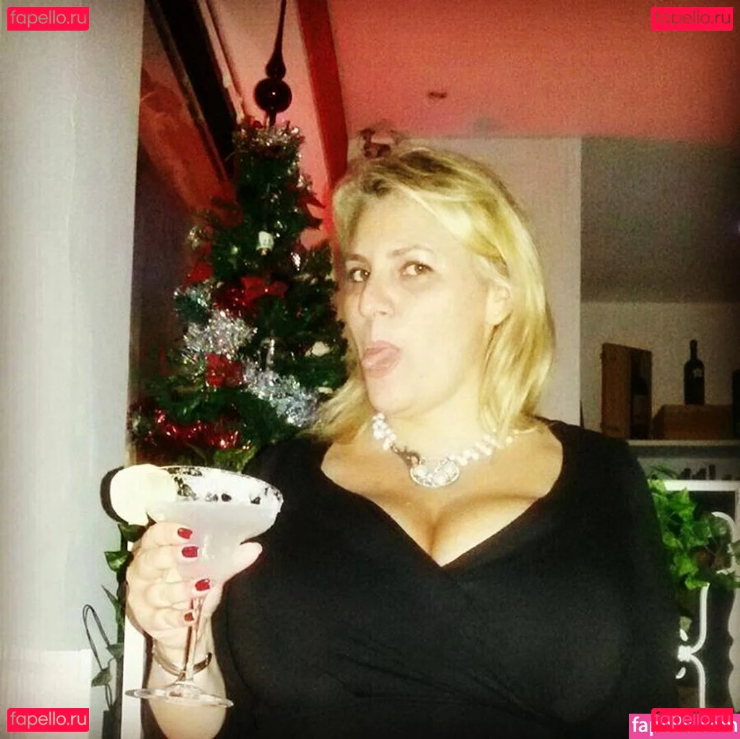 Laura Leonardi Onlyfans Photo Gallery 