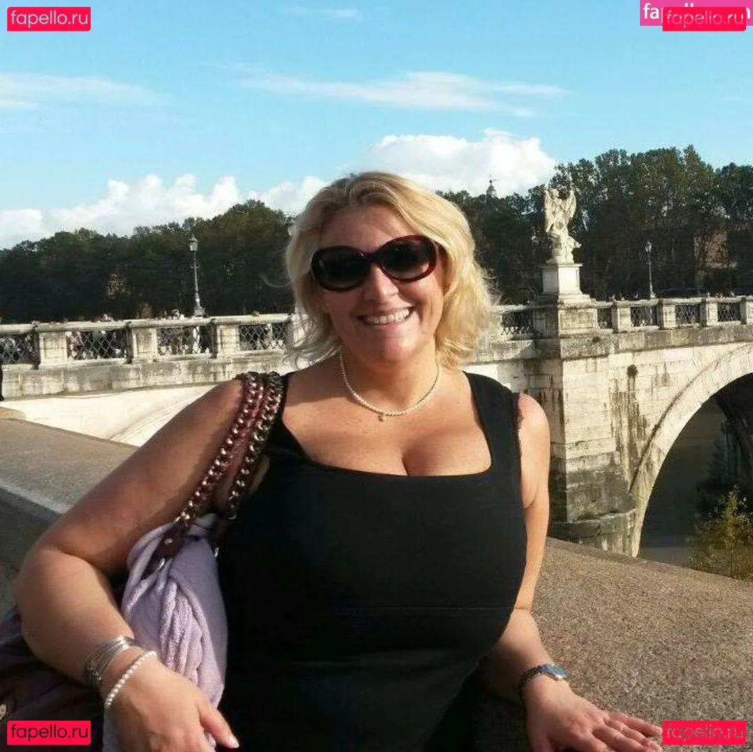 Laura Leonardi Onlyfans Photo Gallery 