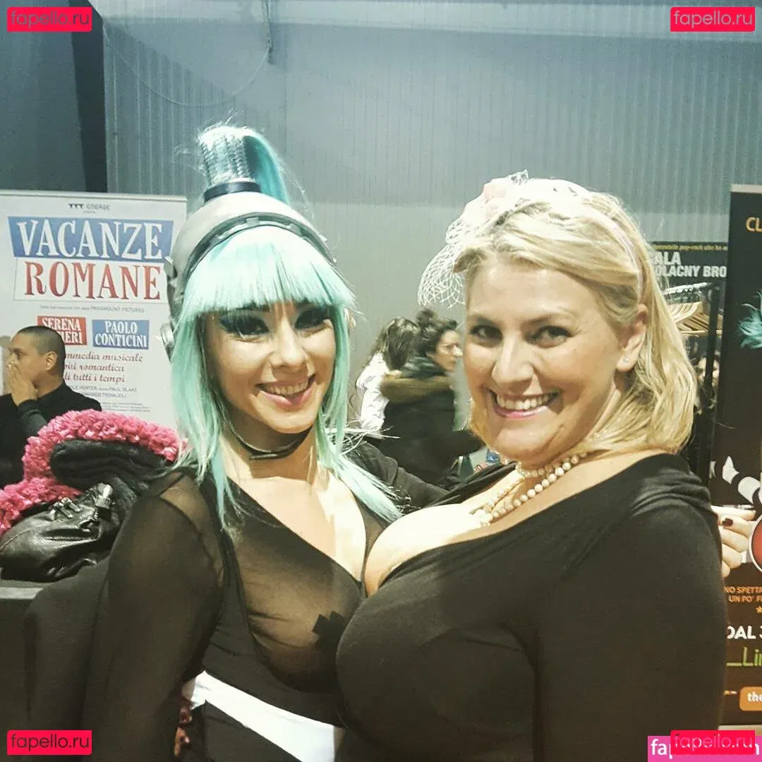 Laura Leonardi Onlyfans Photo Gallery 