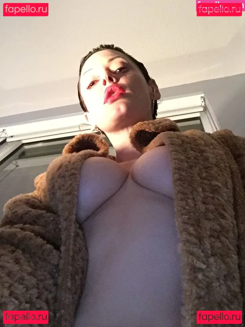 Rose Mcgowan Onlyfans Photo Gallery 